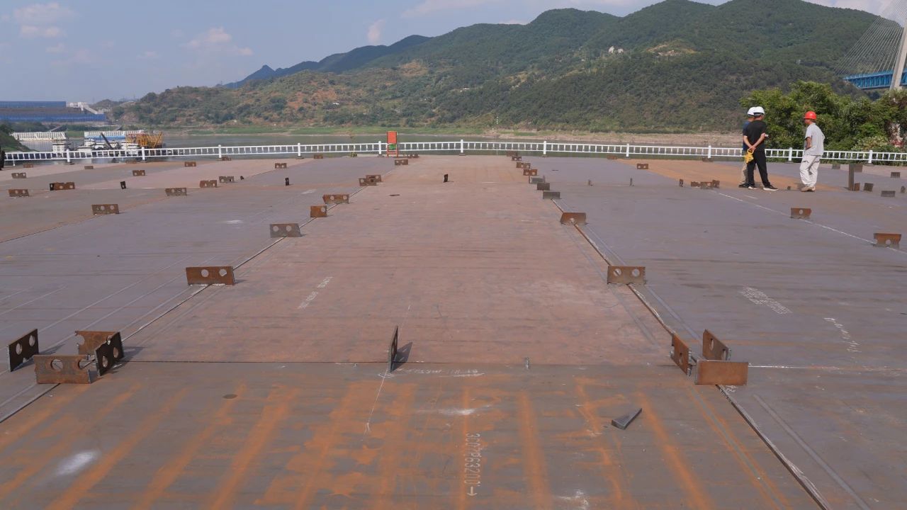 國企動態(tài)  驗收完成，首批青城大橋主橋鋼箱梁構(gòu)件將于9月7日陸續(xù)運抵現(xiàn)場！5.jpg